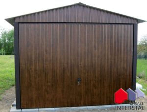 Garaż blaszany Orzech z bramą podnoszoną do góry 3x5